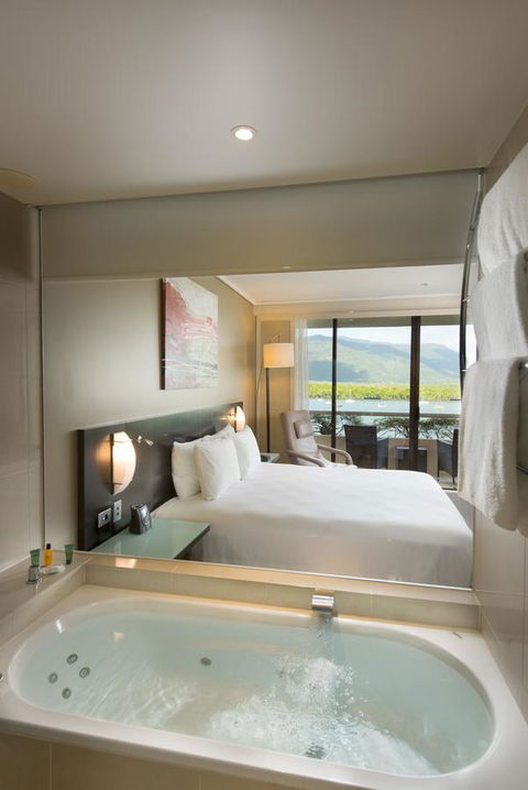Hilton Cairns - Accommodation Ballina 2