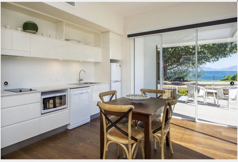 Reflections Emerald Villa 1 - Accommodation Ballina 8