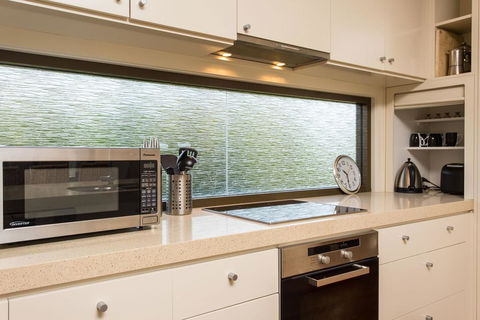 'Rolling Waves 2' On Ocean Drive - Accommodation Ballina 3