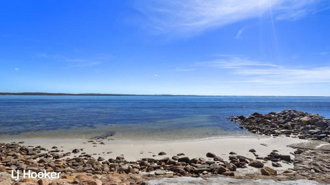 'Yacaaba' Beautiful Waterfront Location - Accommodation Ballina 2