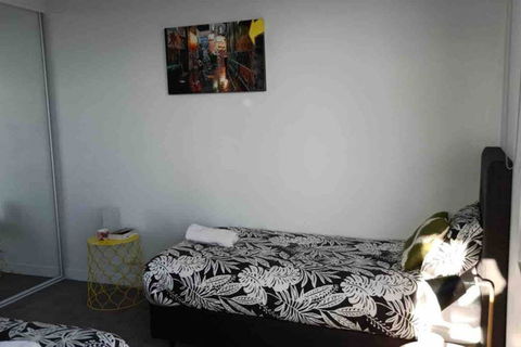 , Elsternwick, Impressive 2bed:carspot:15mins To CBD - Accommodation Ballina 2