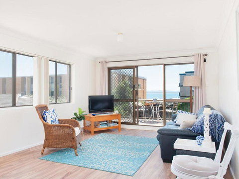 1 'BAHIA', 47 RONALD AVE - GREAT LOCATION WITH FILTERED WATER VIEWS - Accommodation Ballina 2