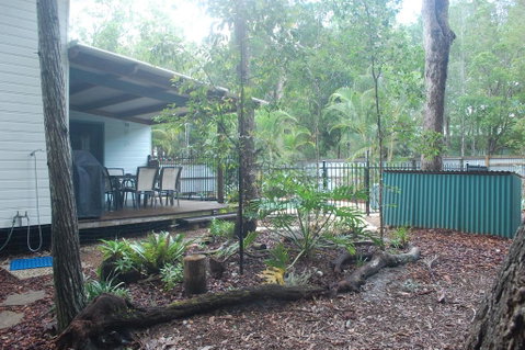 1 Naiad Court - Lowset Family Home With Swimming Pool And Covered Deck. Pet Friendly - Accommodation Ballina 2