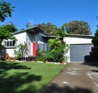 10 Double Island Drive - Modern family home centrally located swimming pool  outdoor area - Accommodation Ballina