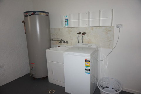 11 Bomburra Court - Rainbow Beach, Comfortable Beach House, Plenty Of Boat Parking - Accommodation Ballina 2