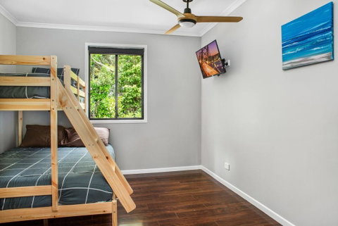 11 Naiad Court - Rainbow Shores, Fantastic Family Retreat, Swimming Pool, 200m To Beach, Free Wi-Fi - Accommodation Ballina 1