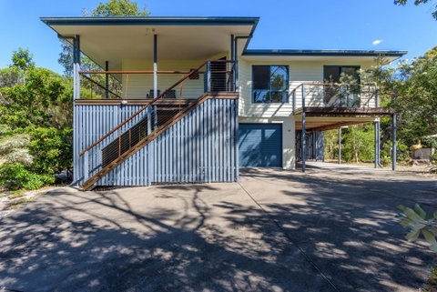 12 Ibis Court - Highset Beach House With Natural Bushland Gardens And Covered Decks - Accommodation Ballina 0