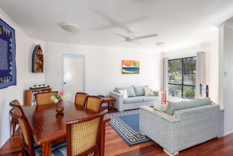 12 Ibis Court - Highset Beach House With Natural Bushland Gardens And Covered Decks - Accommodation Ballina 3