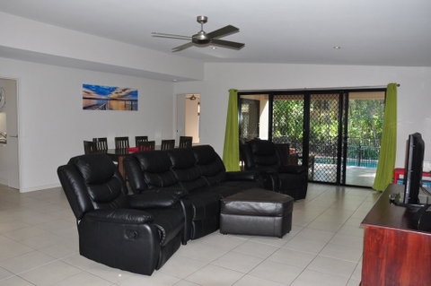 12 Satinwood Drive - Family Home With Swimming Pool Located In Natural Bushland And Close To Beach - Accommodation Ballina 1