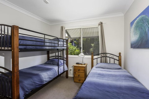 14 Zircon Street - Centrally Located Family Home With Covered Deck, Close To Patrolled Beach & Shops - Accommodation Ballina 3