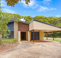18 Naiad Court - Rainbow Shores Modern Beach House Walk to Beach - Accommodation Ballina