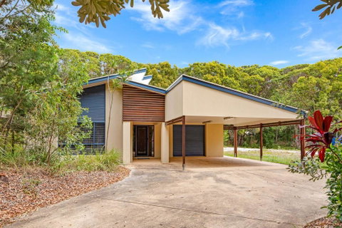 18 Naiad Court - Rainbow Shores, Modern Beach House, Walk To Beach - Accommodation Ballina 0