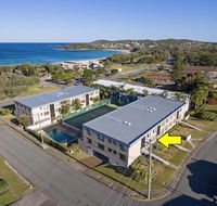 2 'The Dunes' 38 Marine Drive - pool tennis court and so close to the beach - Accommodation Ballina