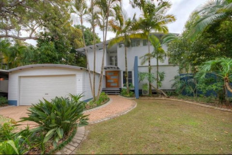2 Satinwood Drive - Rainbow Shores, Executive Level Beach House, Pool, Walk To Beach - Accommodation Ballina 0