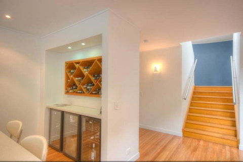 2 Satinwood Drive - Rainbow Shores, Executive Level Beach House, Pool, Walk To Beach - Accommodation Ballina 1