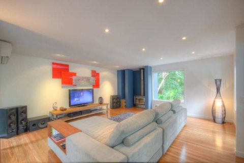 2 Satinwood Drive - Rainbow Shores, Executive Level Beach House, Pool, Walk To Beach - Accommodation Ballina 2