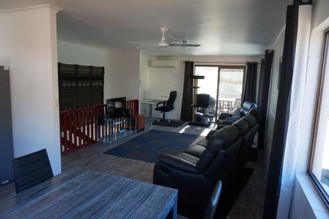 2-29 Rumbalara Avenue - Rainbow Beach, Bring Your Dog Or Your Cat Or Bring Both, Free Wi-Fi - Accommodation Ballina 0