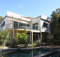 20 Orania Court - Two storey family home with swimming pool patio  large deck. Pet friendly - Accommodation Ballina