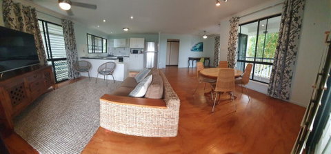 27 Bomburra Court - Rainbow Beach, Spacious, Comfortable, Large Deck, Private - Accommodation Ballina 1