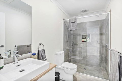 CASA EMEC- PETS WELCOME Luxury, Aircon, Walk To The Shops And Beach! Outdoor Shower And Garage Parking - Accommodation Ballina 4