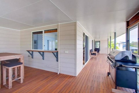 29 Cypress Avenue - Rainbow Beach, Close To The Beach With A Pool - Accommodation Ballina 3