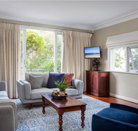 3-Bed House near Bondi Beach with Balcony Parking - Accommodation Ballina