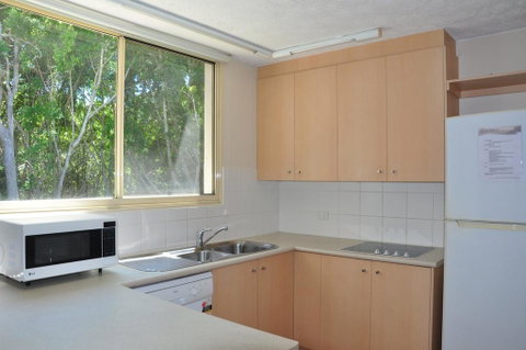 32/15 Rainbow Shores - Unit Overlooking Bushland With Shared Swimming Pool, Spa And Tennis Court - Accommodation Ballina 2