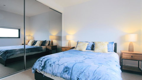 4 Free Paking 4Bed3Bath Deluxe Townhouse - Accommodation Ballina 2