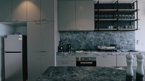 4 Free Paking 4Bed3Bath Deluxe Townhouse - Accommodation Ballina 1