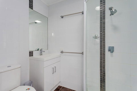 40 Rumbalara Avenue - Rainbow Beach, Entertain On The Spacious Verandah Overlooking Beautiful Rainbow Beach - Accommodation Ballina 3