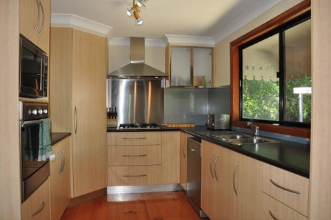 43 Double Island Drive - Two Level Holiday Home With Swimming Pool. Located Close To Beach And CBD - Accommodation Ballina 3