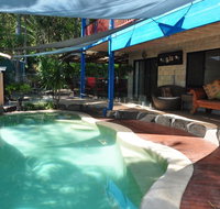43 Double Island Drive - Two level holiday home with swimming pool. Located close to beach and CBD - Accommodation Ballina