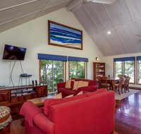 6 Ilmenite Avenue - Coastal beach shack within walking distance to patrolled beach and CBD - Accommodation Ballina