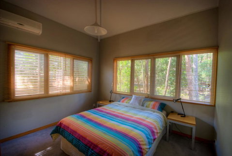 6 Satinwood Drive - Rainbow Shores, Stylish Beach House, Free WiFi - Accommodation Ballina 2