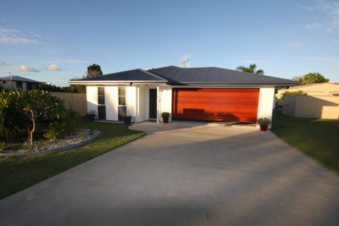 62 Tingira Close - Modern Lowset Home With Swimming Pool, Outdoor Area, Ample Parking. Pet Friendly - Accommodation Ballina 1