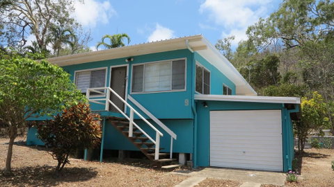 9 Butler Street At Picnic Bay - Accommodation Ballina 0