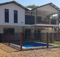 9 Ibis Court - pool beach volleyball air conditioning - Accommodation Ballina