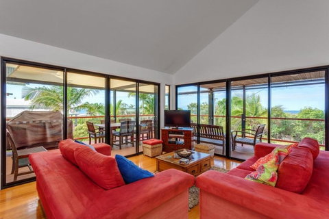 90 Cooloola Drive - Rainbow Beach, Luxury Beach House, Ocean Views - Accommodation Ballina 1