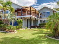 90 Cooloola Drive - Rainbow Beach Luxury Beach House Ocean Views