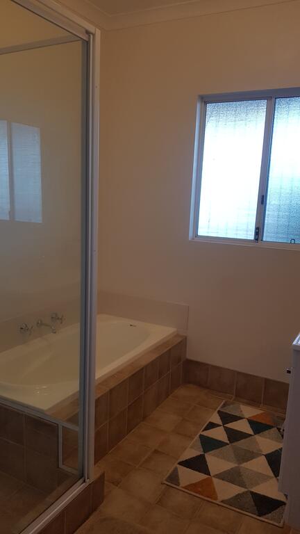 A Better Life Animal Sanctuary FarmStay - Private Two-Bedrooms, Lounge Room & Bathroom & Toilet, Shared Kitchen - Accommodation Ballina 2