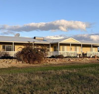 A Better Life Animal Sanctuary FarmStay - Private Two-Bedrooms Lounge Room  Bathroom  Toilet Shared Kitchen - Accommodation Ballina