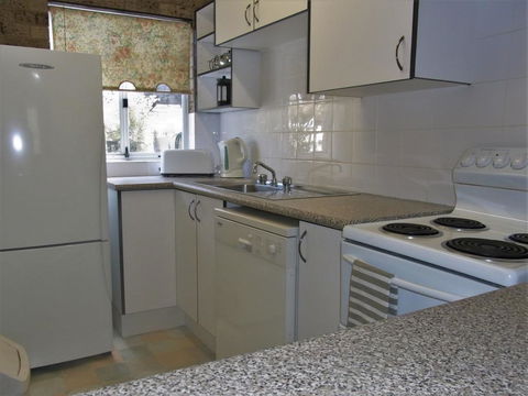 A Furnished Townhouse In Goulburn - Accommodation Ballina 1
