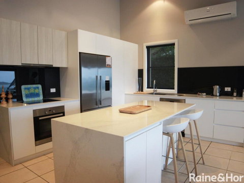 Absolutely Avoca - 114a Avoca Drive, Avoca Beach - Accommodation Ballina 1