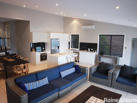 Absolutely Avoca - 114a Avoca Drive, Avoca Beach - Accommodation Ballina 2