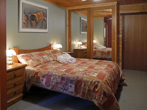 Acacia Hills Retreat - Accommodation Ballina 3