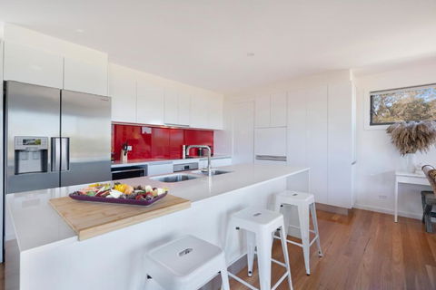 EAST52A - Lake Views - Accommodation Ballina 2