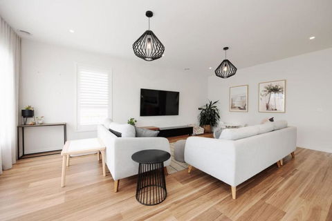 EDEN Spacious Torquay Family Escape - Accommodation Ballina 1