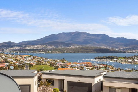Eastern Shore Escape - Panoramic Modern Comforts - Accommodation Ballina 3