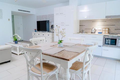 DRIFT PALM COVE- Private 2 Bed -Apartment 2204 - Accommodation Ballina 1