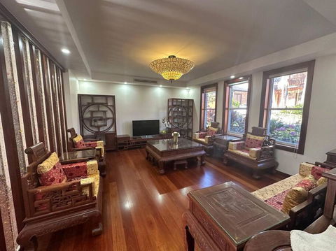 Exquisite Chinese Style Garden - Accommodation Ballina 0